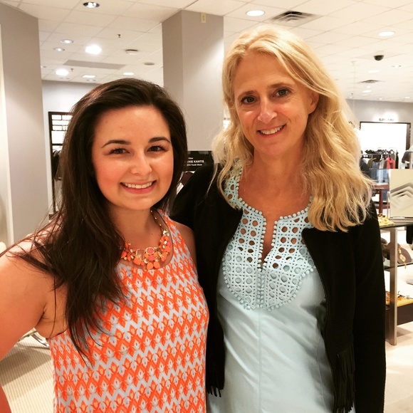 Meet your Stylist, Ana - Picture 7 of 13